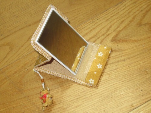 Oriental 10cm compact mirror