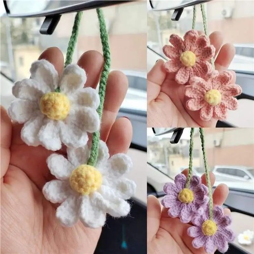 Car pendant hand knitted daisy - hand,