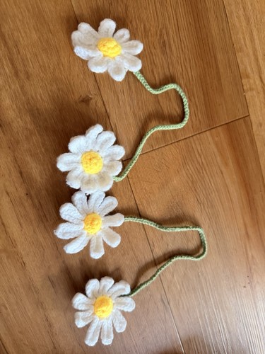 Daisy crochet pendants - pendants, bag